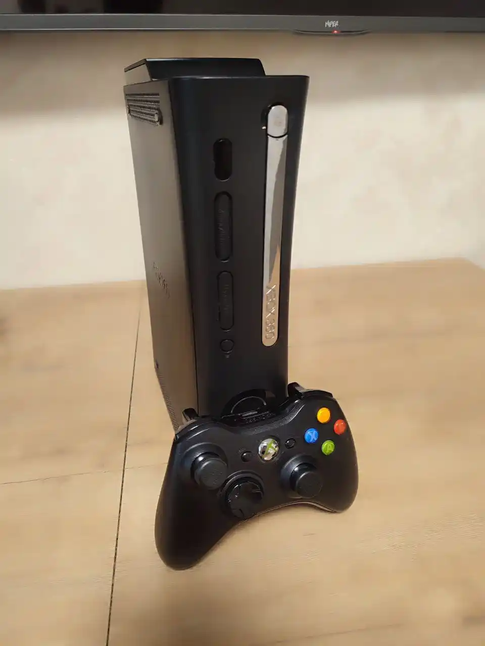 Продам Xbox 360 и Xbox One