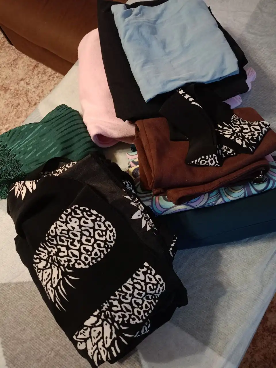 Продам вещи женские пакетом