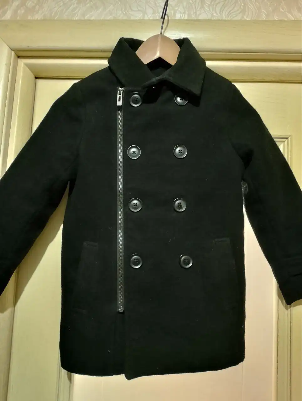 Детское пальто в отличном состоянии, размер 6-9 лет