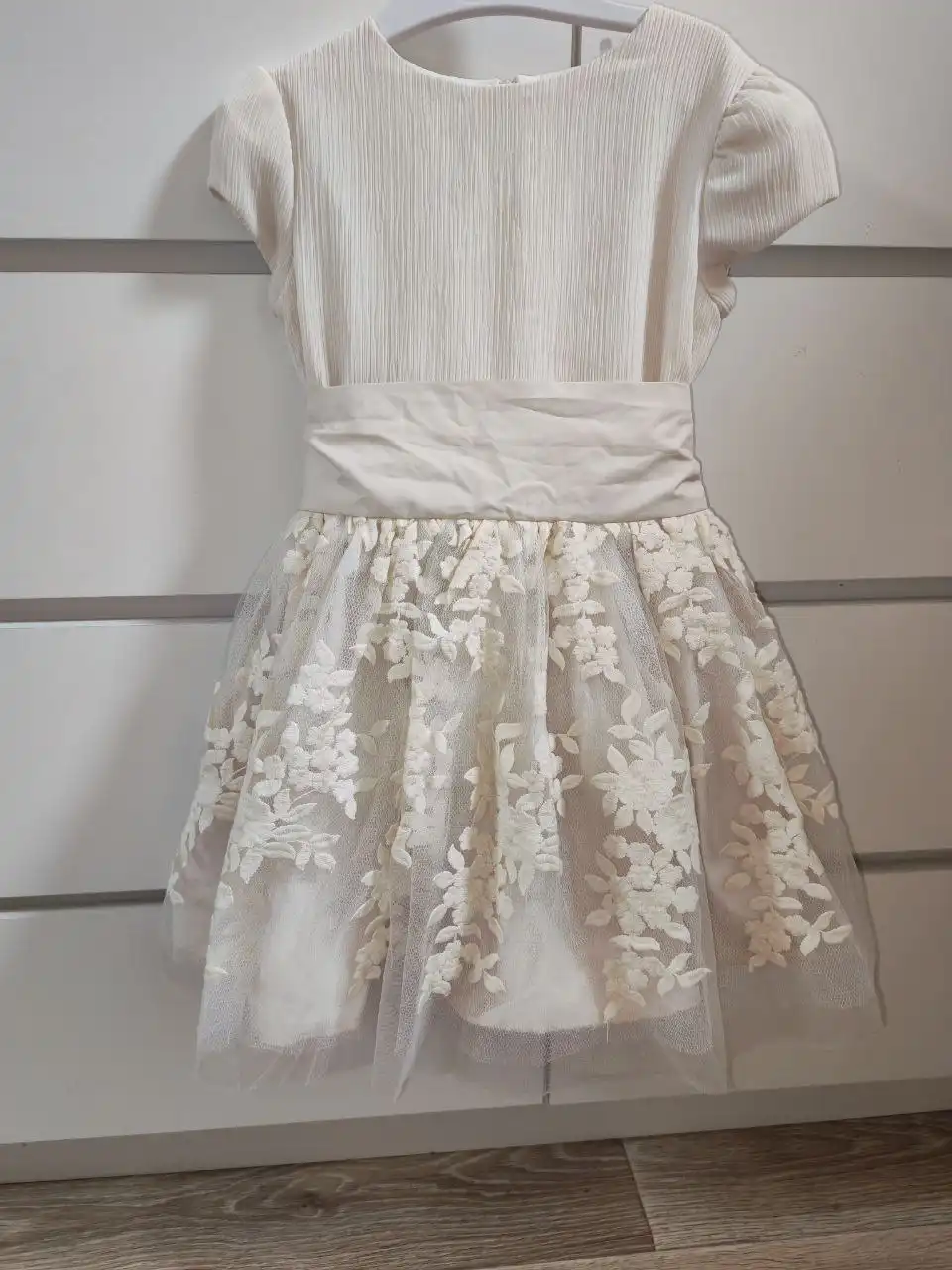 Нарядное платье для девочки 110 см