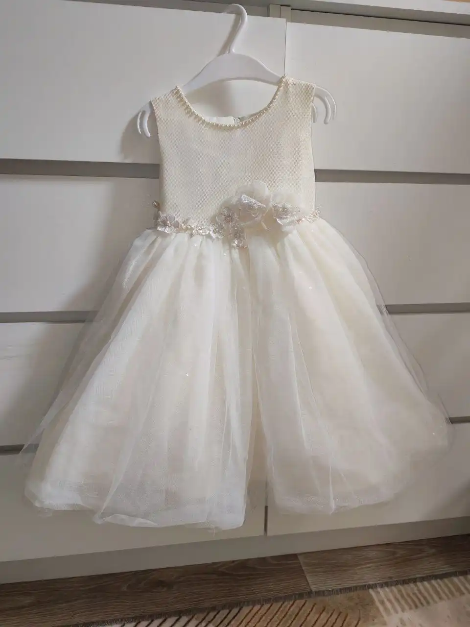 Продам пышное платье 98 размера