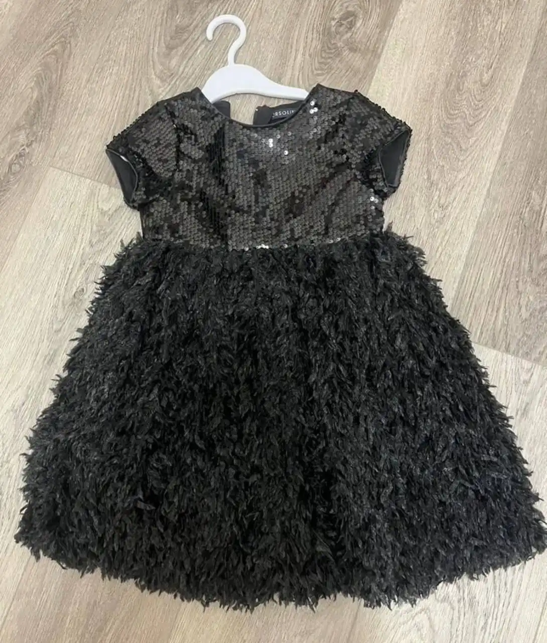 Новое нарядное платье 104 размер с подарком