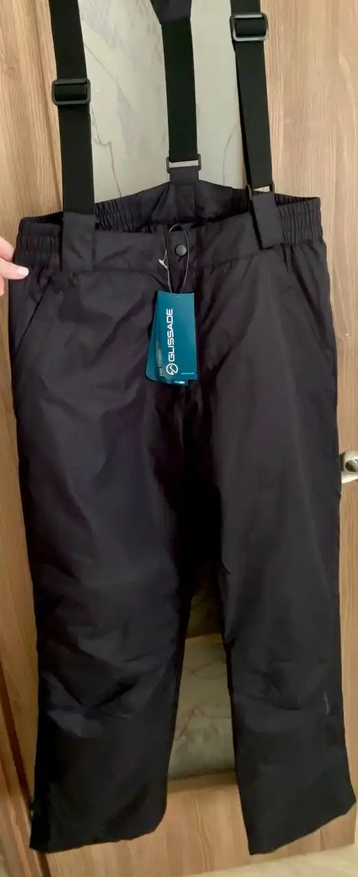 Продажа новых горнолыжных костюмов с бирками