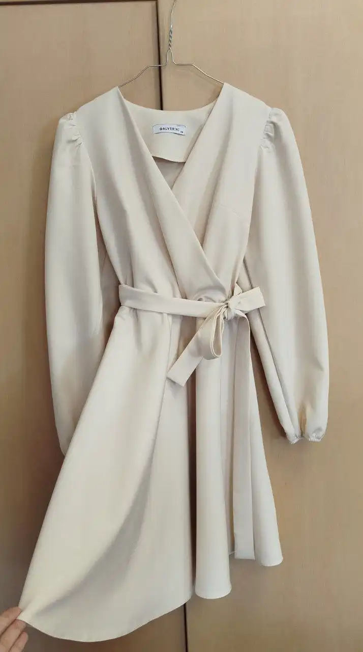 Бежевое платье Galverini, размер XS 40-42