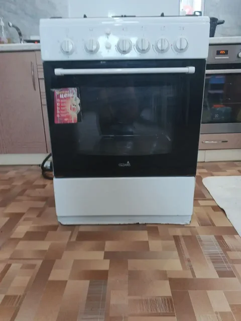 Продажа газовой плиты, коллекции пивных кружек, принтера этикеток и литых дисков - частное объявление в Томск