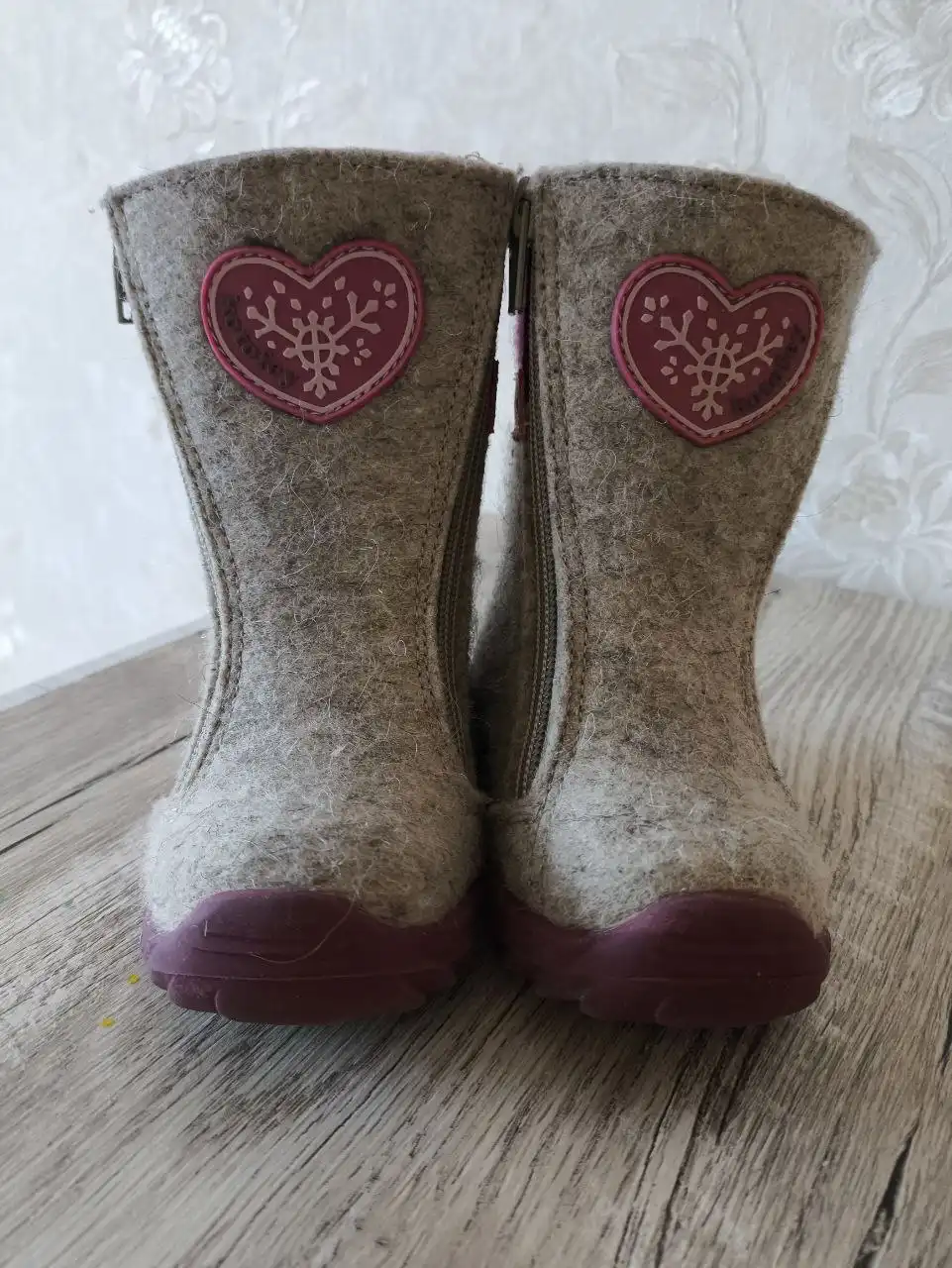 Продам детские валенки Котофей на девочку, р. 21