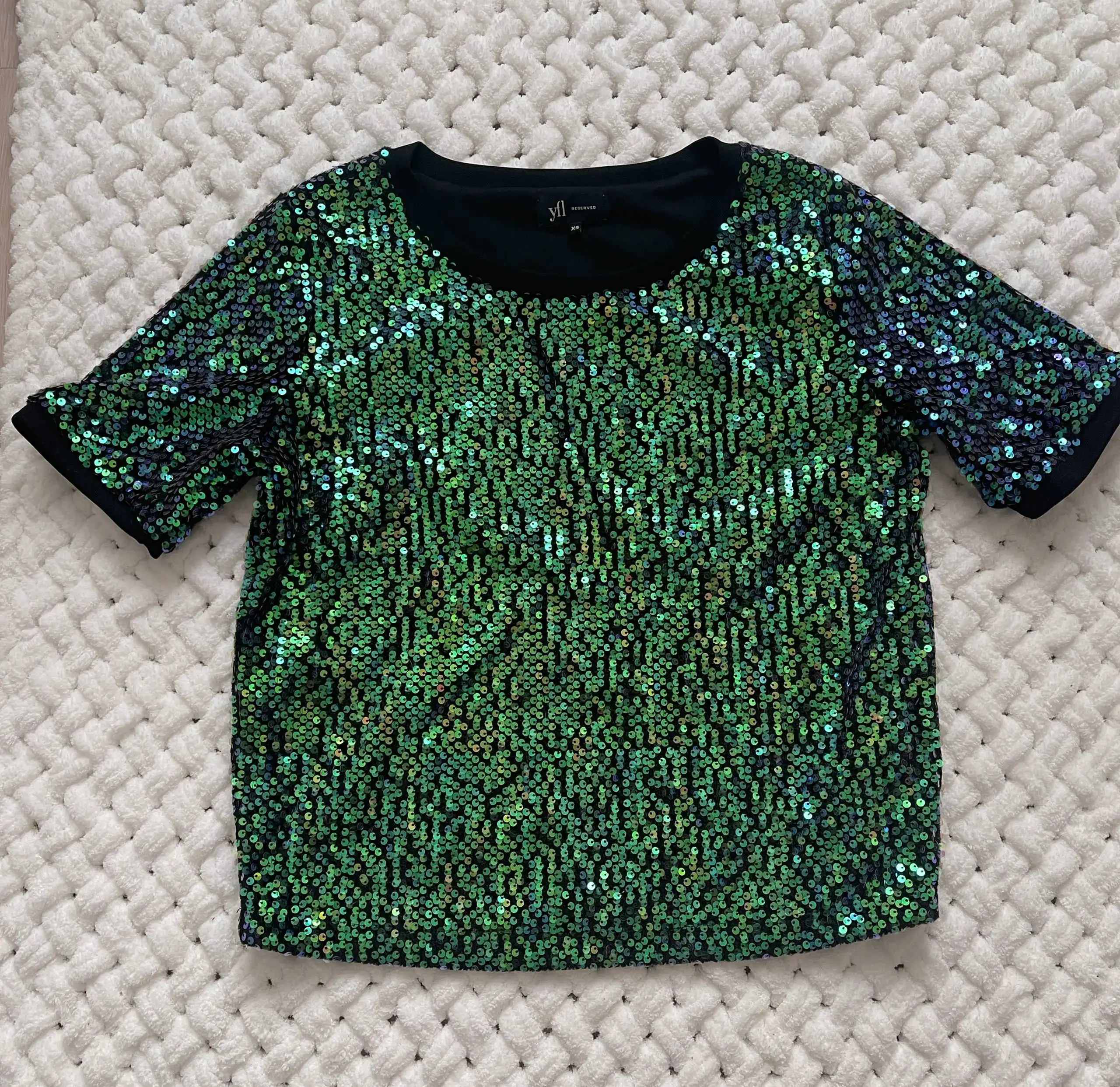 Кофта 2 экземпляра, размеры XS и M