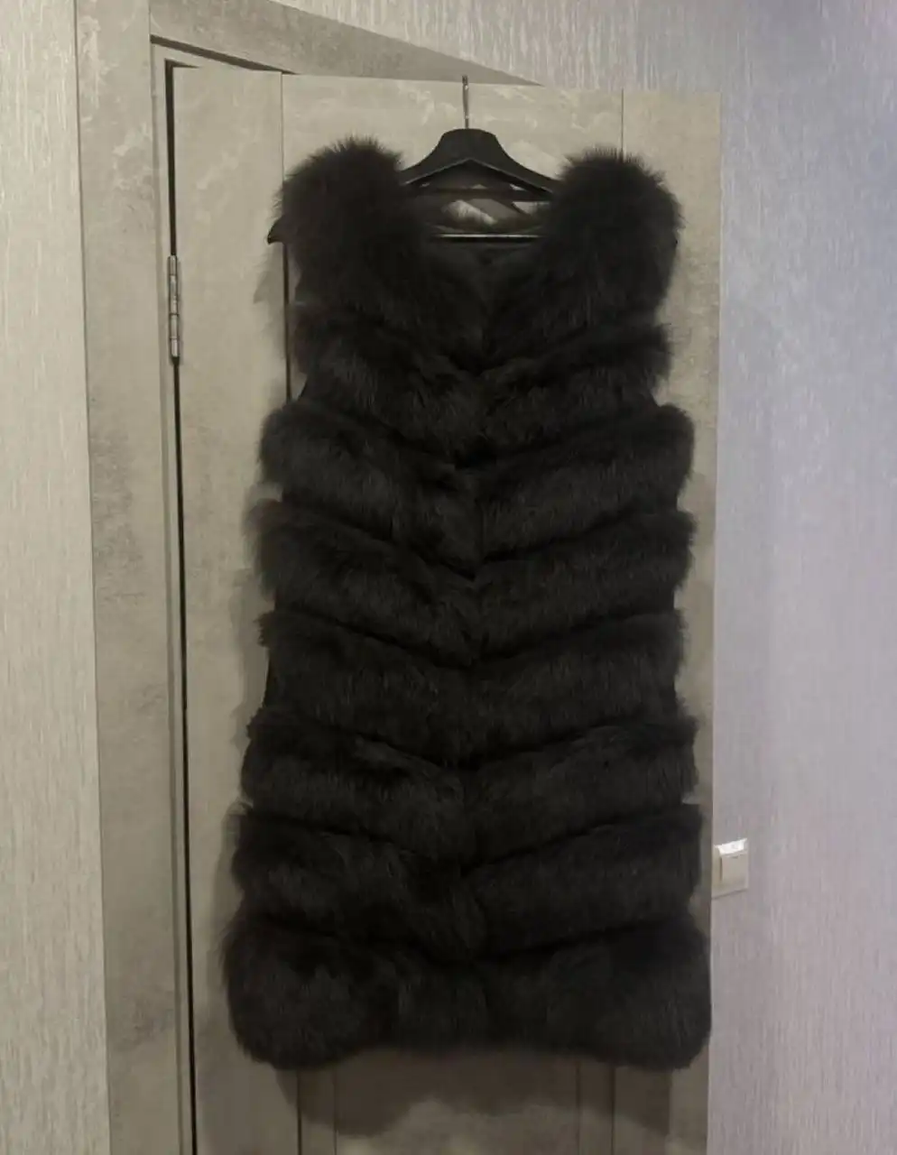 Натуральная меховая жилетка с карманами, размер 40-44