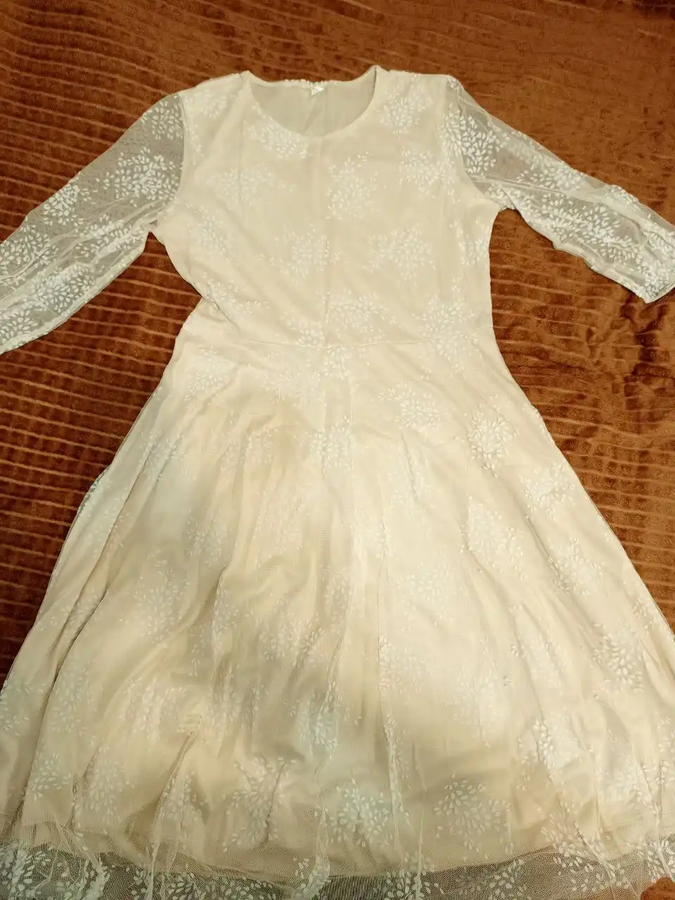 Продам новое платье размер 46