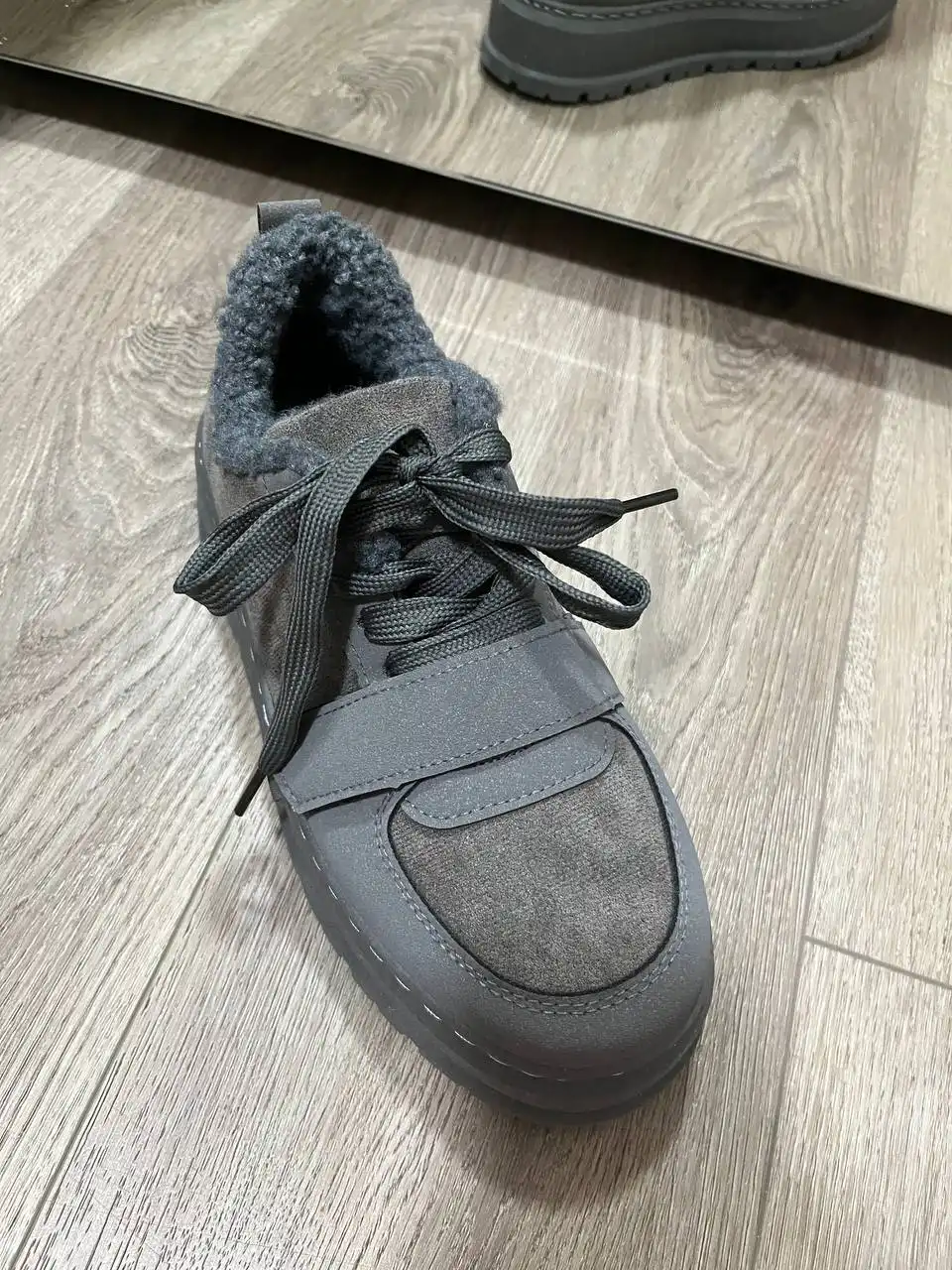 Продажа новых женских зимних ботинок