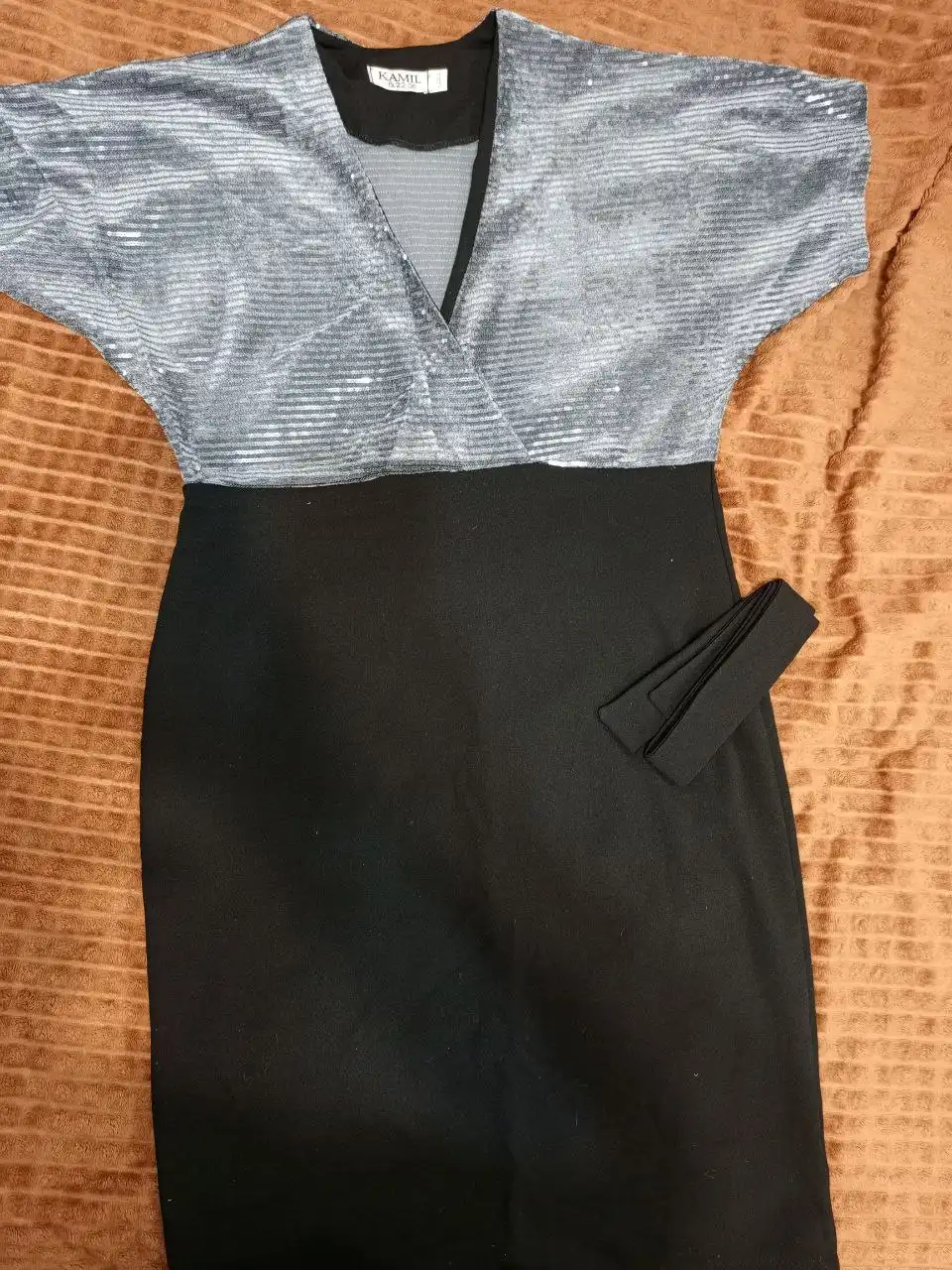 Продам женское платье размер 52-54