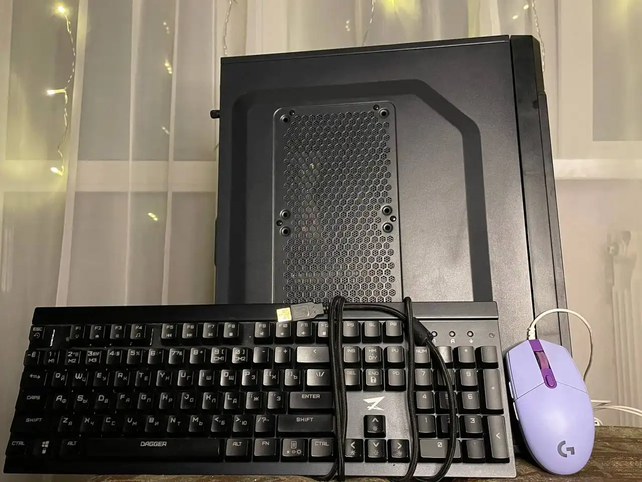 Продам компьютер с монитором, клавиатурой и мышкой