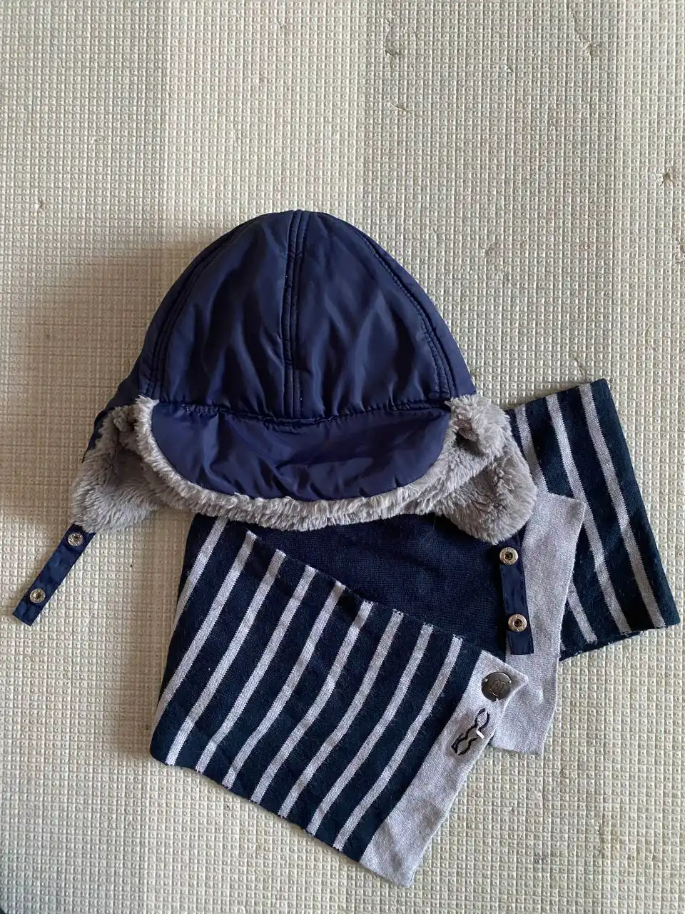 Шапка-ушанка Sela с шарфом