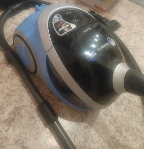 Продам пылесос с аквафильтром - Инструменты в Томск