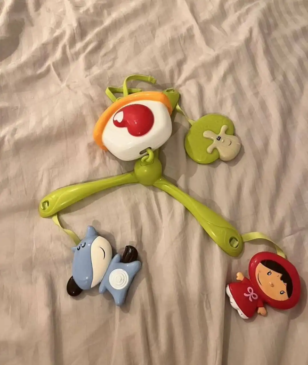 Продам заводной мобиль Chicco