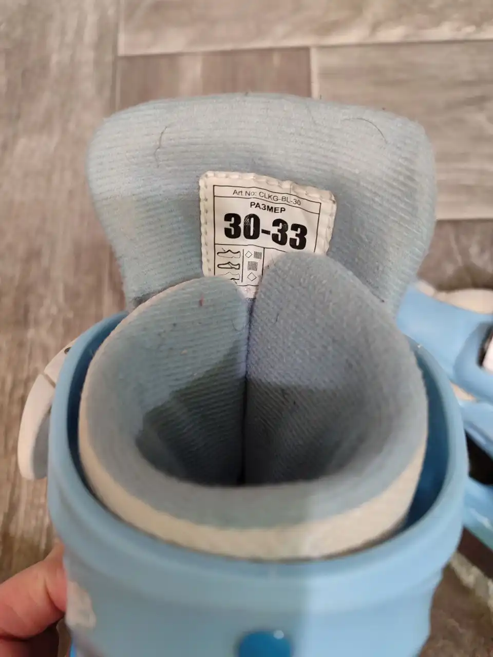 Продам коньки р-р 30-33