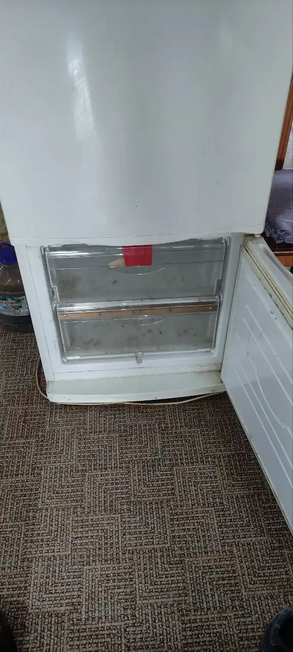 Продам полурабочий холодильник ATLANT - Холодильники (Для дома и дачи) в Томск