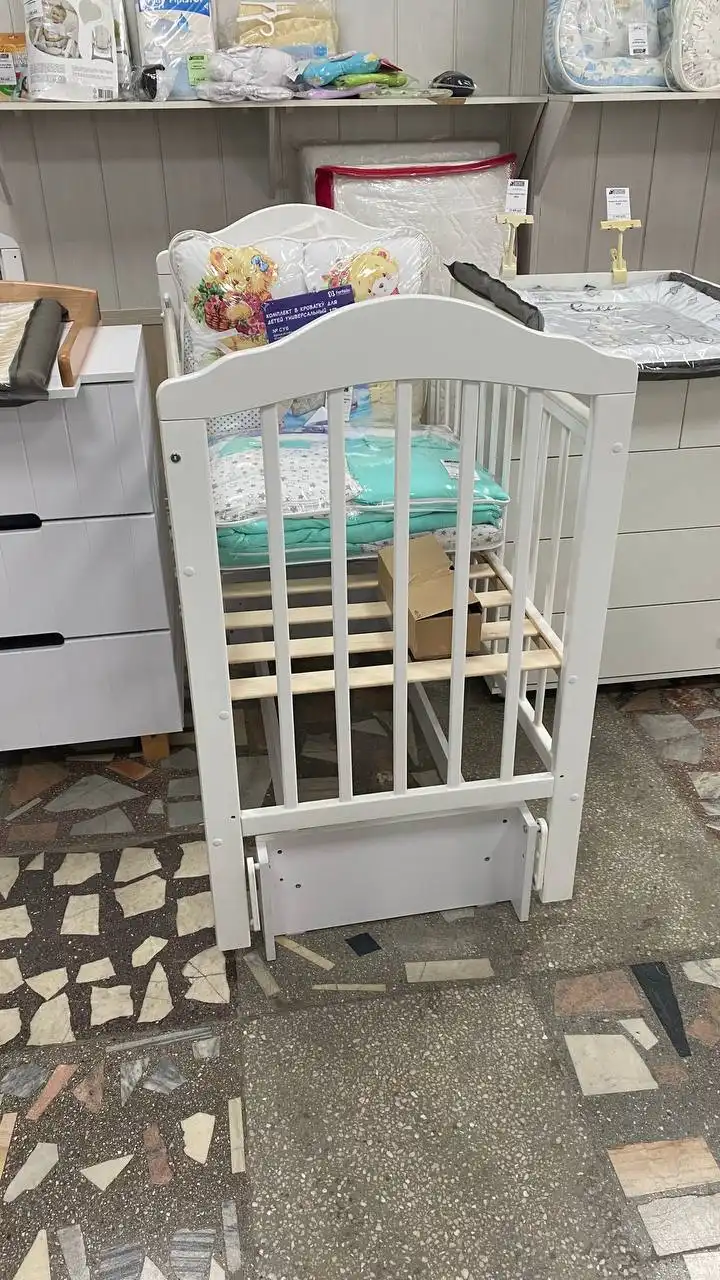 Продам детскую кроватку 120х60 с маятником и матрасом Babyton - Детская мебель (Товары для детей) в Томск