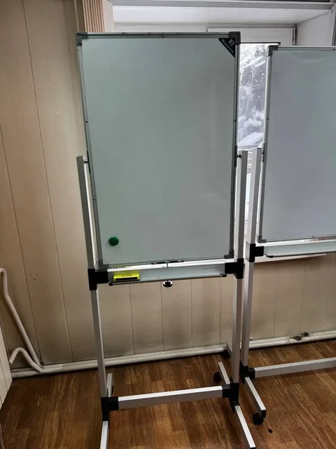 Магнитно-маркерные доски на колесиках разных размеров - Техника для дома в Томск