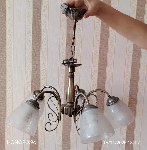 Продам люстру в рабочем состоянии - частное объявление в Томск