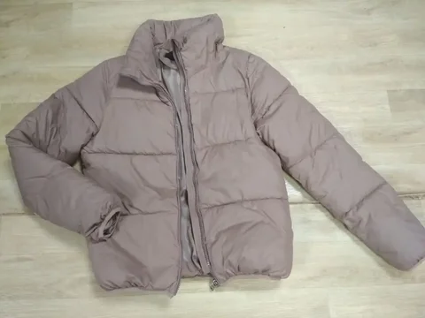 Продам куртку весна/осень размер 42 (XS) - Костюмы в Томск