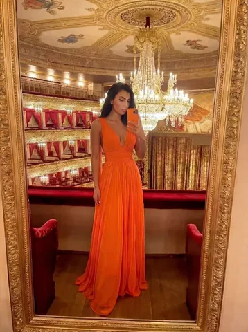 Продам шифоновое платье 46-48 размер - Костюмы в Томск