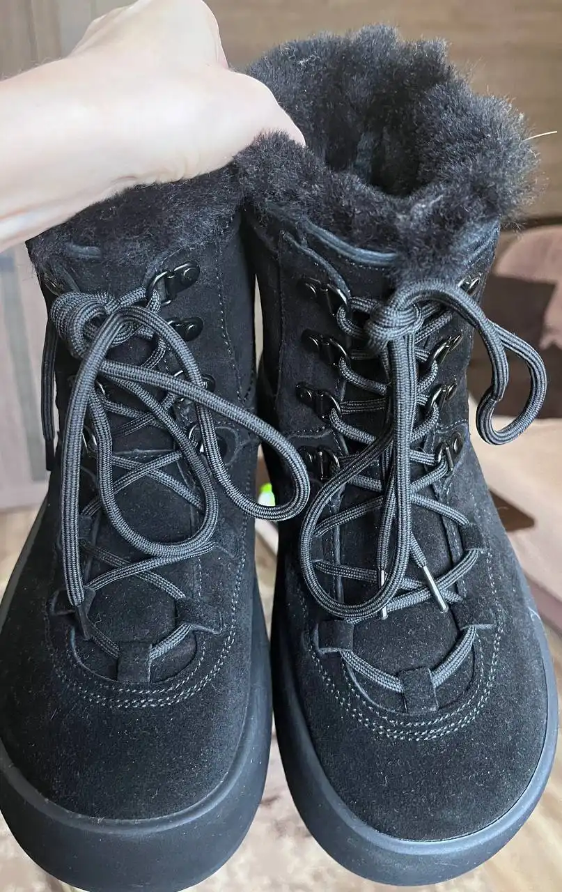 Продам зимнее пальто и угги - Верхняя одежда (Одежда) в Томск