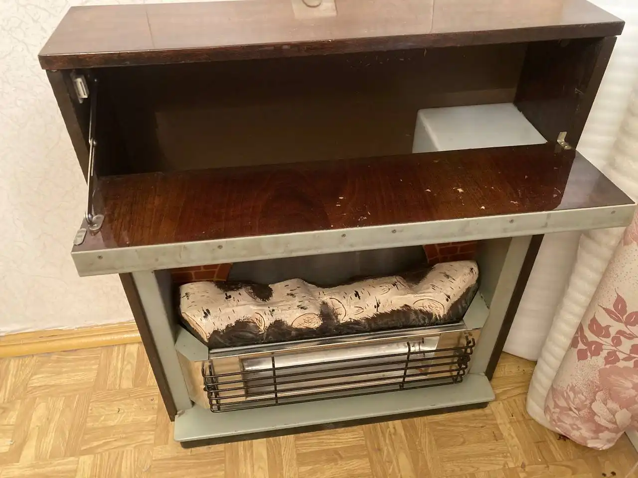 Продажа электрокамина бар СССР с подсветкой и обогревом - Камины и печи (Для дома и дачи) в Томск