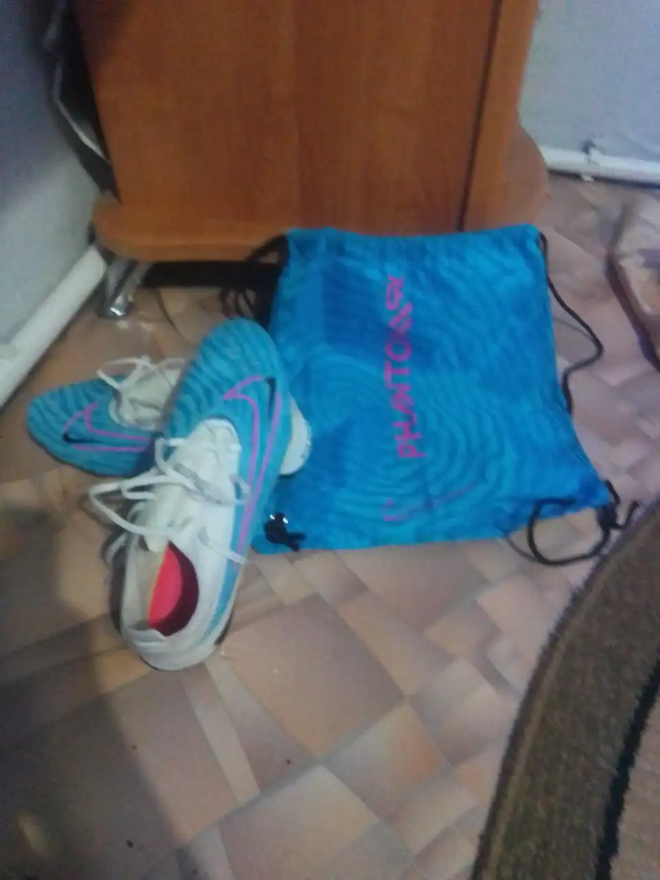 Срочная продажа бутс 42 размера - Обувь (Одежда) в Томск