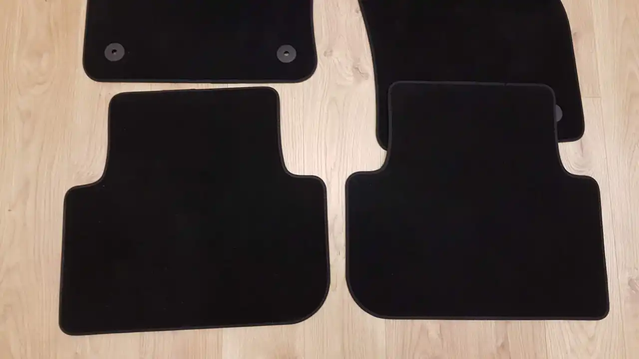 Продам коврики для салона Tiguan заводские велюр - Аксессуары (Авто) в Томск