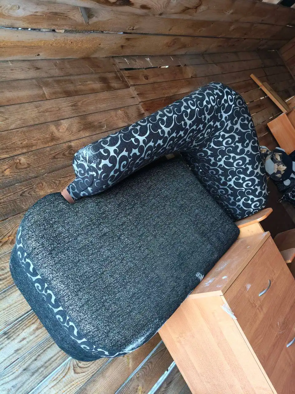 Диван с подушками в хорошем состоянии - Мебель (Для дома и дачи) в Томск