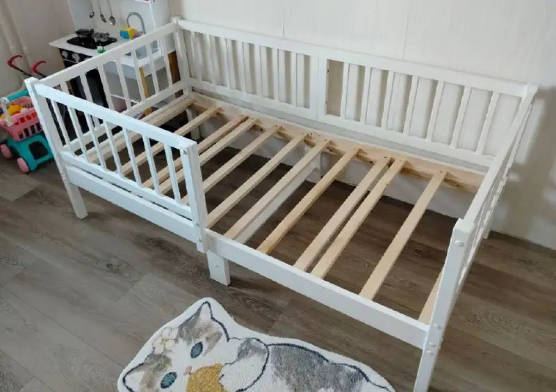 Продам детскую кровать 80х160 - Товары для детей в Томск