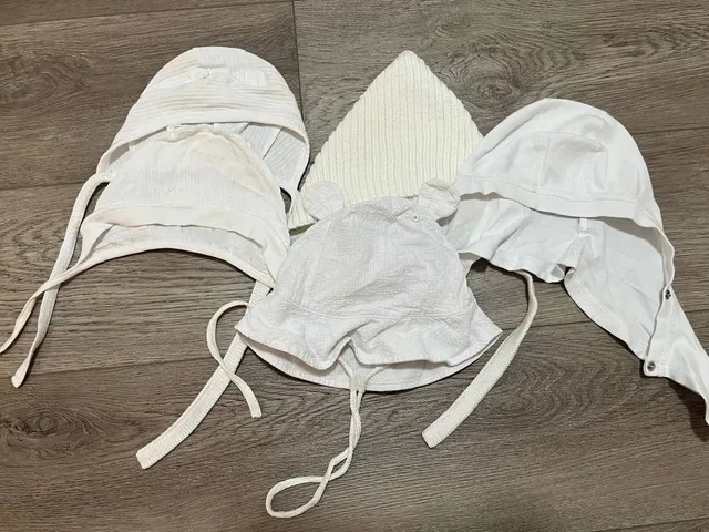 Продажа детских шапок в отличном состоянии - Конструкторы в Томск