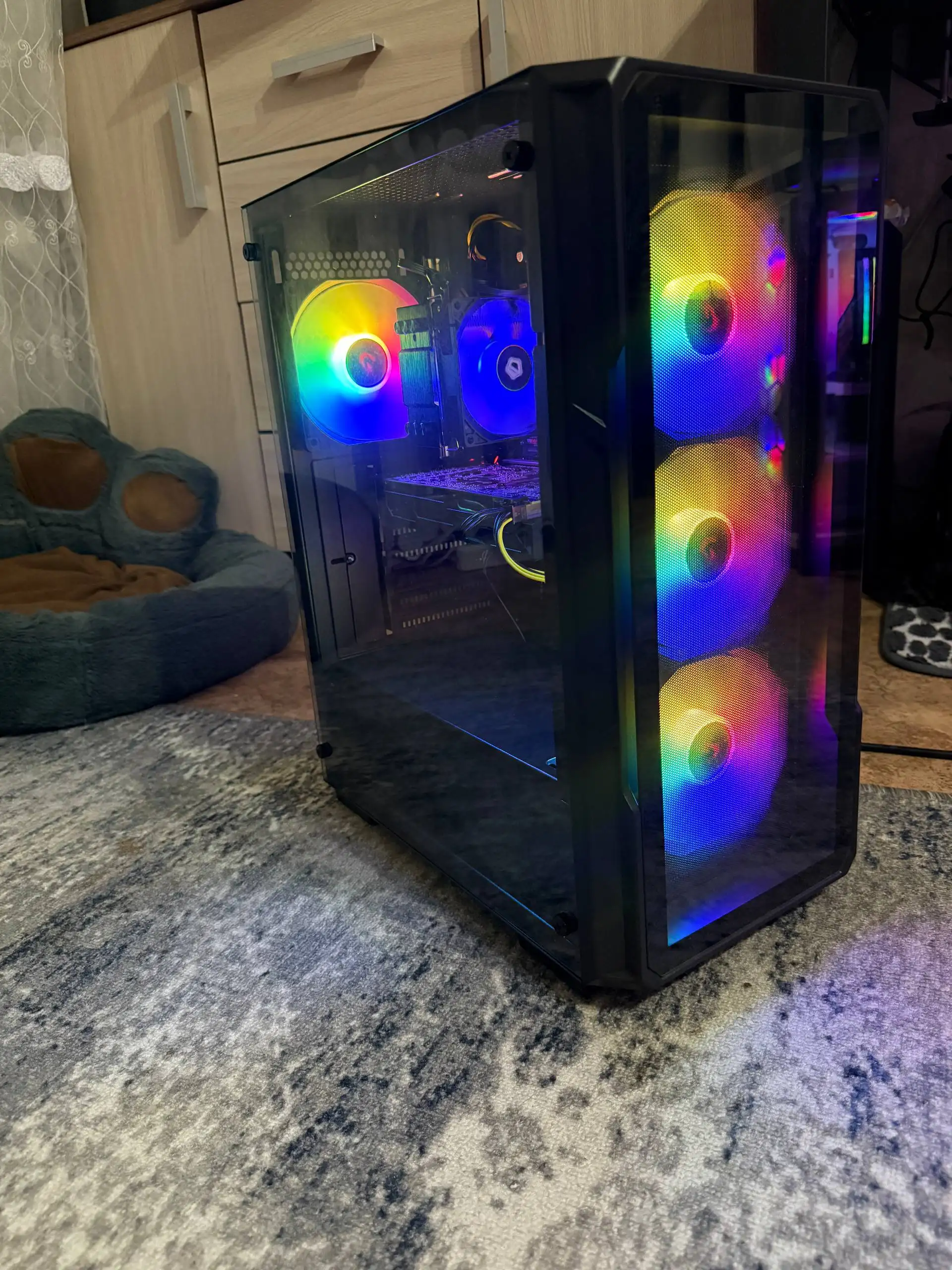 Компьютер с процессором I5-9500 и видеокартой RX 570 - Компьютеры и комплектующие (Электроника) в Томск