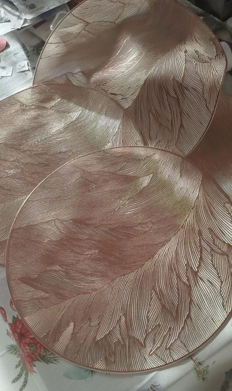 Новый набор плейсматов 4шт, диаметр 38см, розово-золотой цвет - Барахолка в Томск