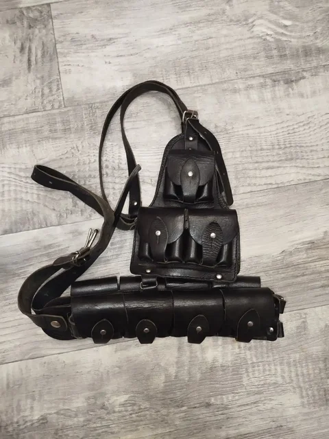 Кожаный патронташ на 42 патрона - Санки и зимний спорт в Томск