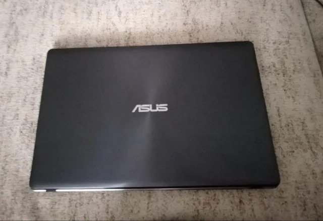 Продам ноутбук ASUS с неисправным аккумулятором - Телефоны и смартфоны в Томск