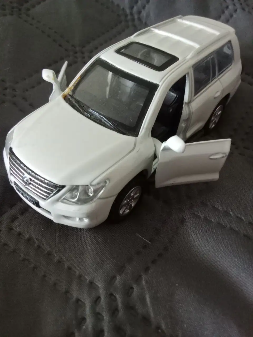 Детские машинки с открывающимися дверками - Игрушки (Товары для детей) в Томск