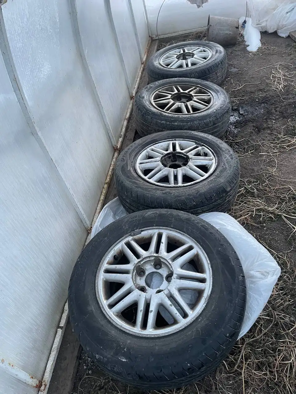 Колёса в сборе 15r летние Viatti Strada2 - Колёса и диски (Запчасти) в Томск