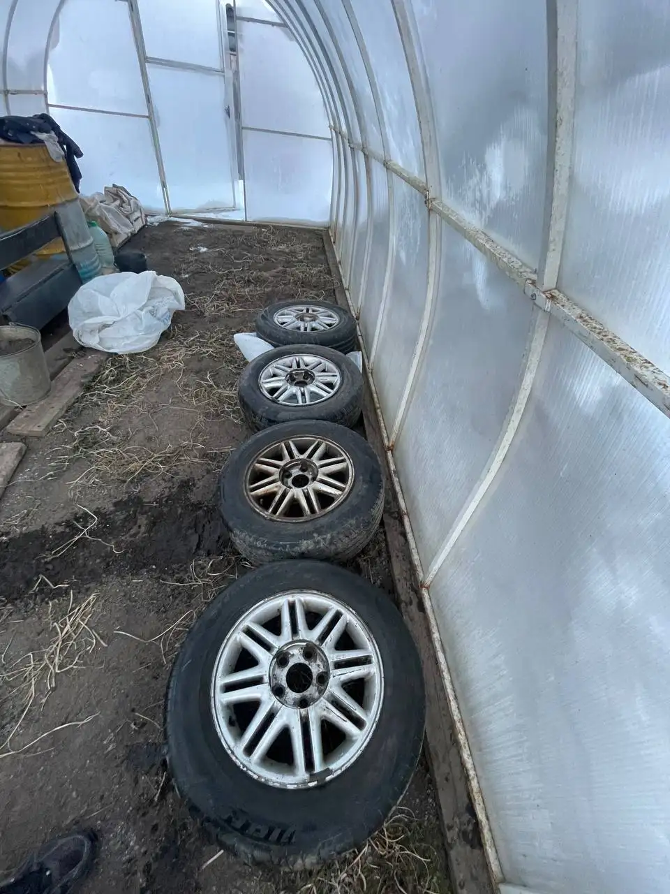 Колёса в сборе 15r летние Viatti Strada2 - Колёса и диски (Запчасти) в Томск