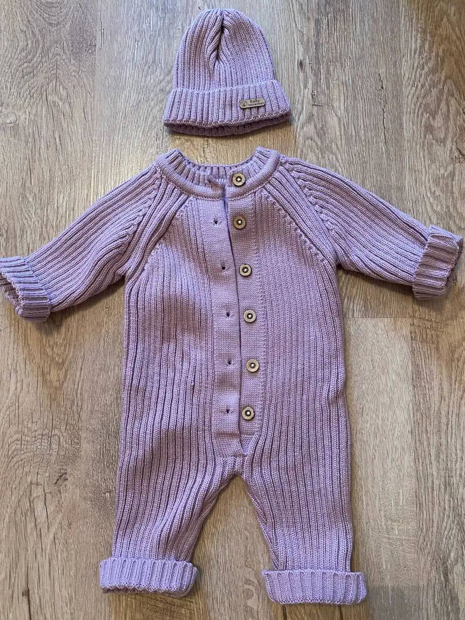 Продам вязаный комбинезон и шапочку - Одежда для детей (Товары для детей) в Томск