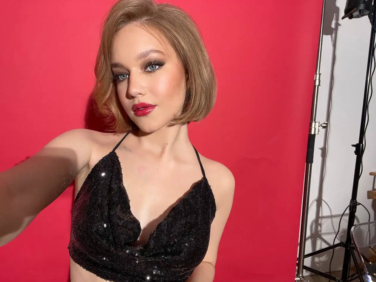 Блестящий топ на завязках - Одежда в Томск