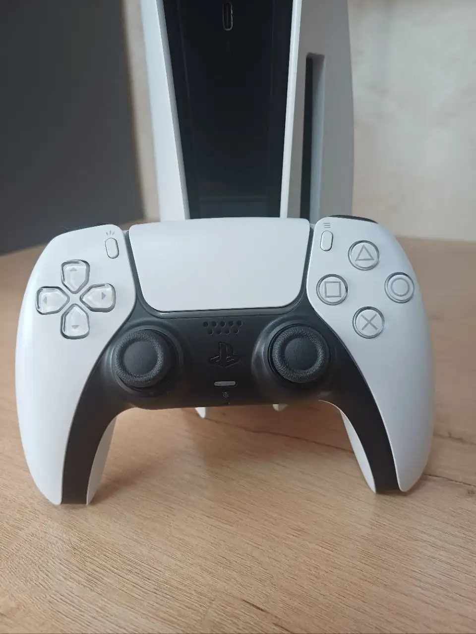 Продам Sony Playstation 5 с дисководом в почти идеальном состоянии - Игровые консоли (Электроника) в Томск