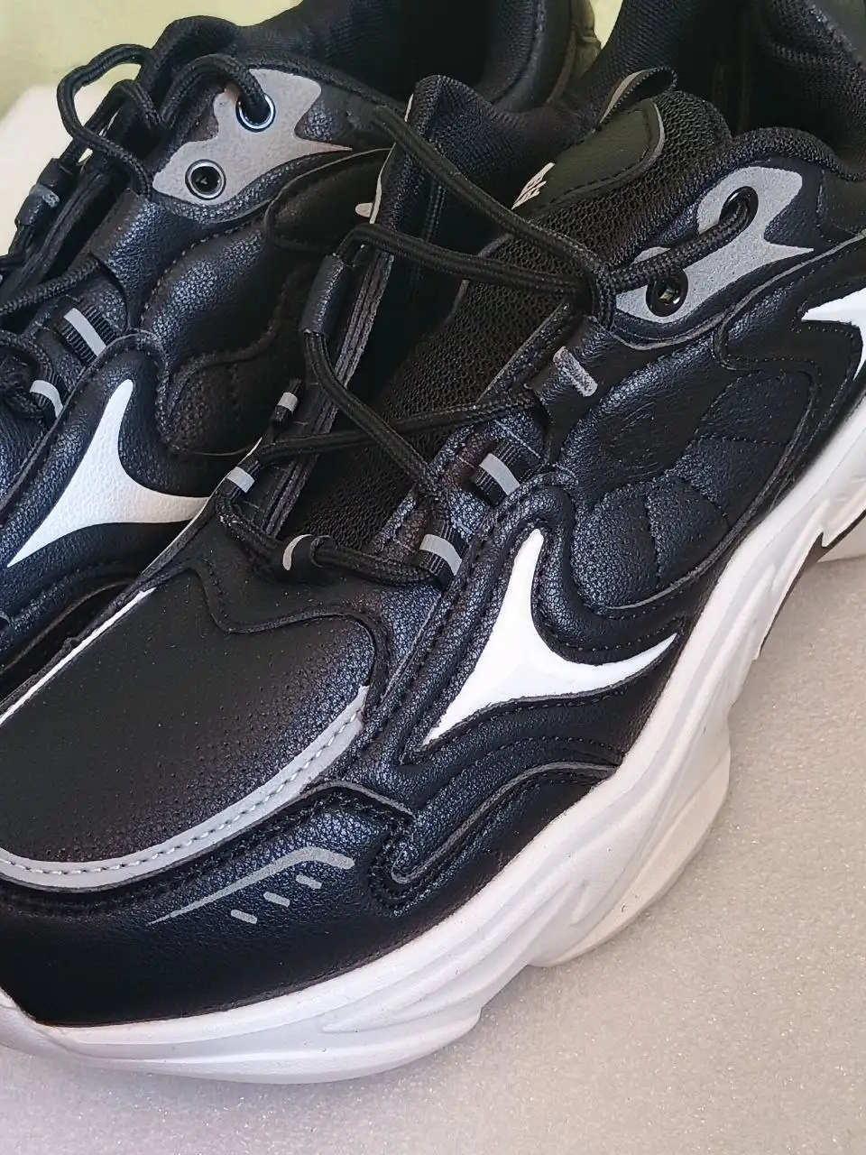 Продам новые кроссовки 45 размер - Обувь (Одежда) в Томск