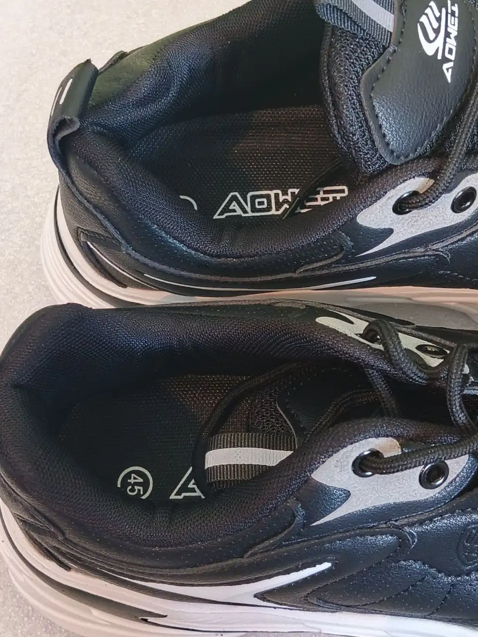 Продам новые кроссовки 45 размер - Обувь (Одежда) в Томск