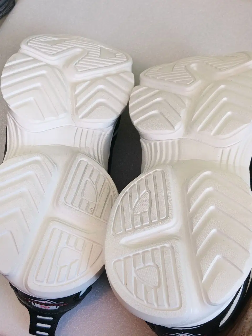 Продам новые кроссовки 45 размер - Обувь (Одежда) в Томск