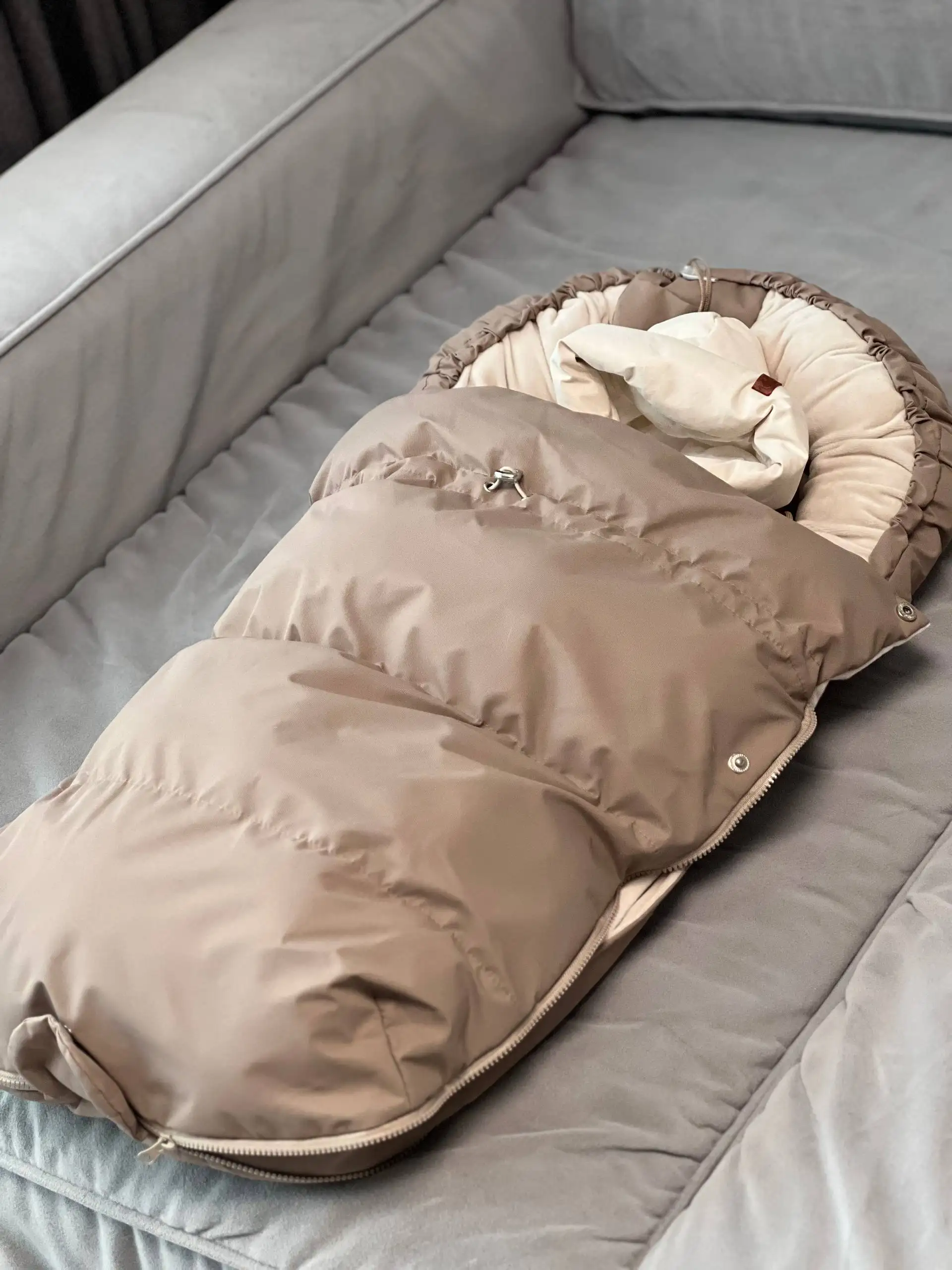 Продажа зимнего конверта и комбинезона для детей - Одежда для детей (Товары для детей) в Томск