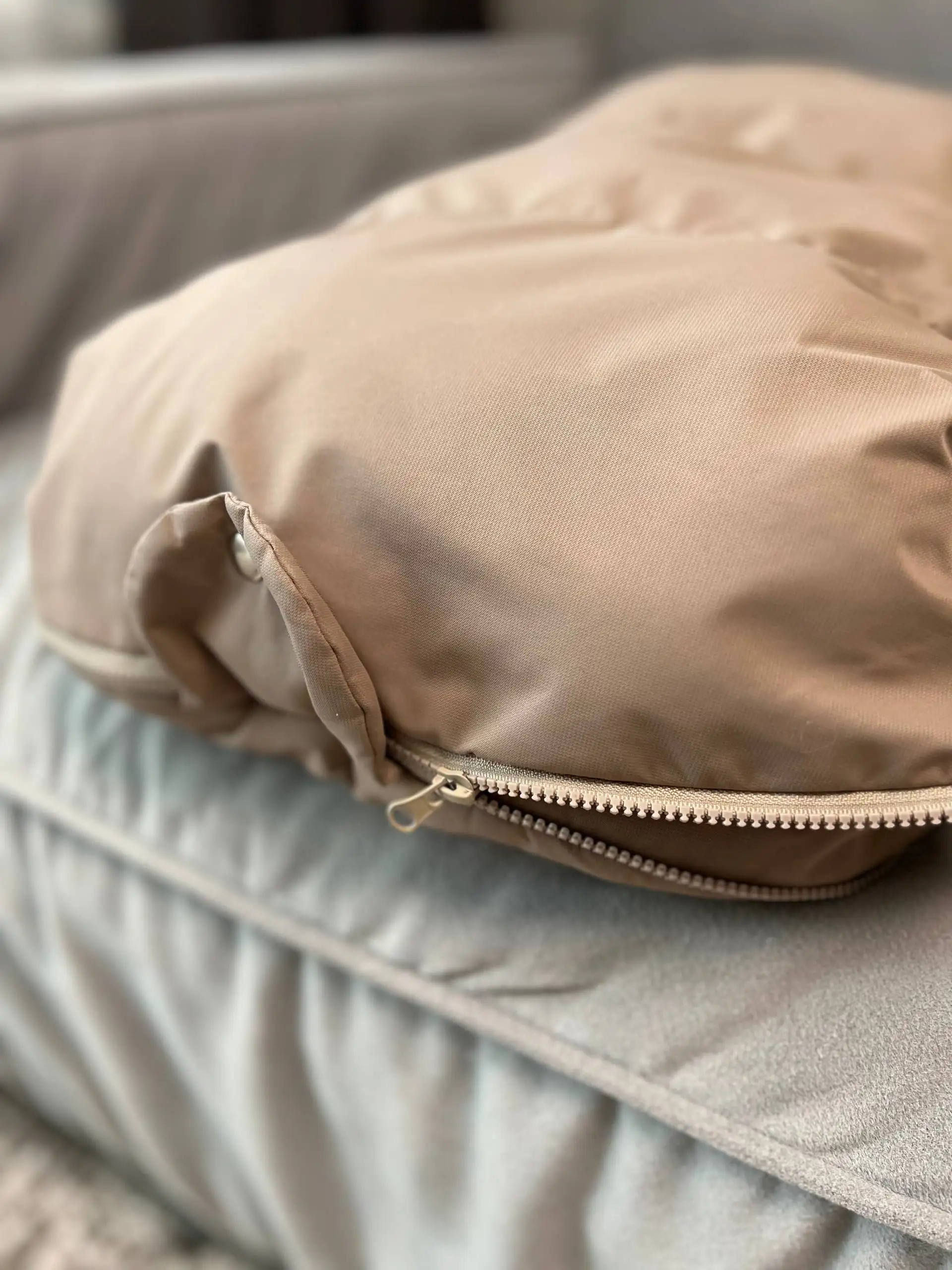 Продажа зимнего конверта и комбинезона для детей - Одежда для детей (Товары для детей) в Томск