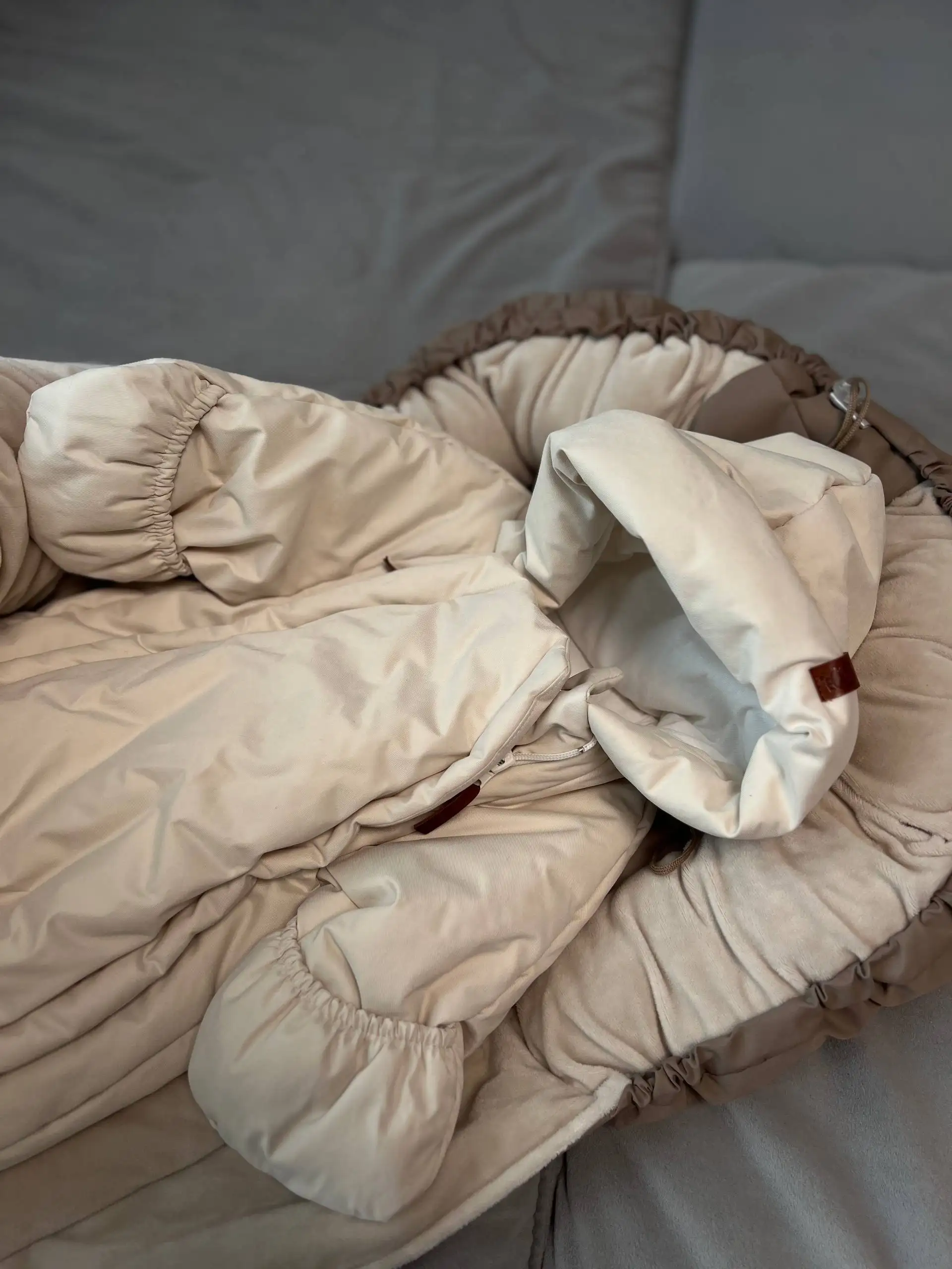 Продажа зимнего конверта и комбинезона для детей - Одежда для детей (Товары для детей) в Томск