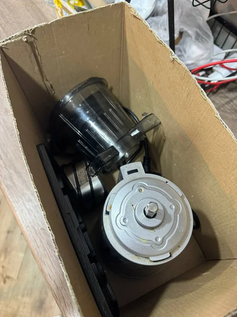 Соковыжималка Redmond с неисправностью - Кухонная техника в Томск